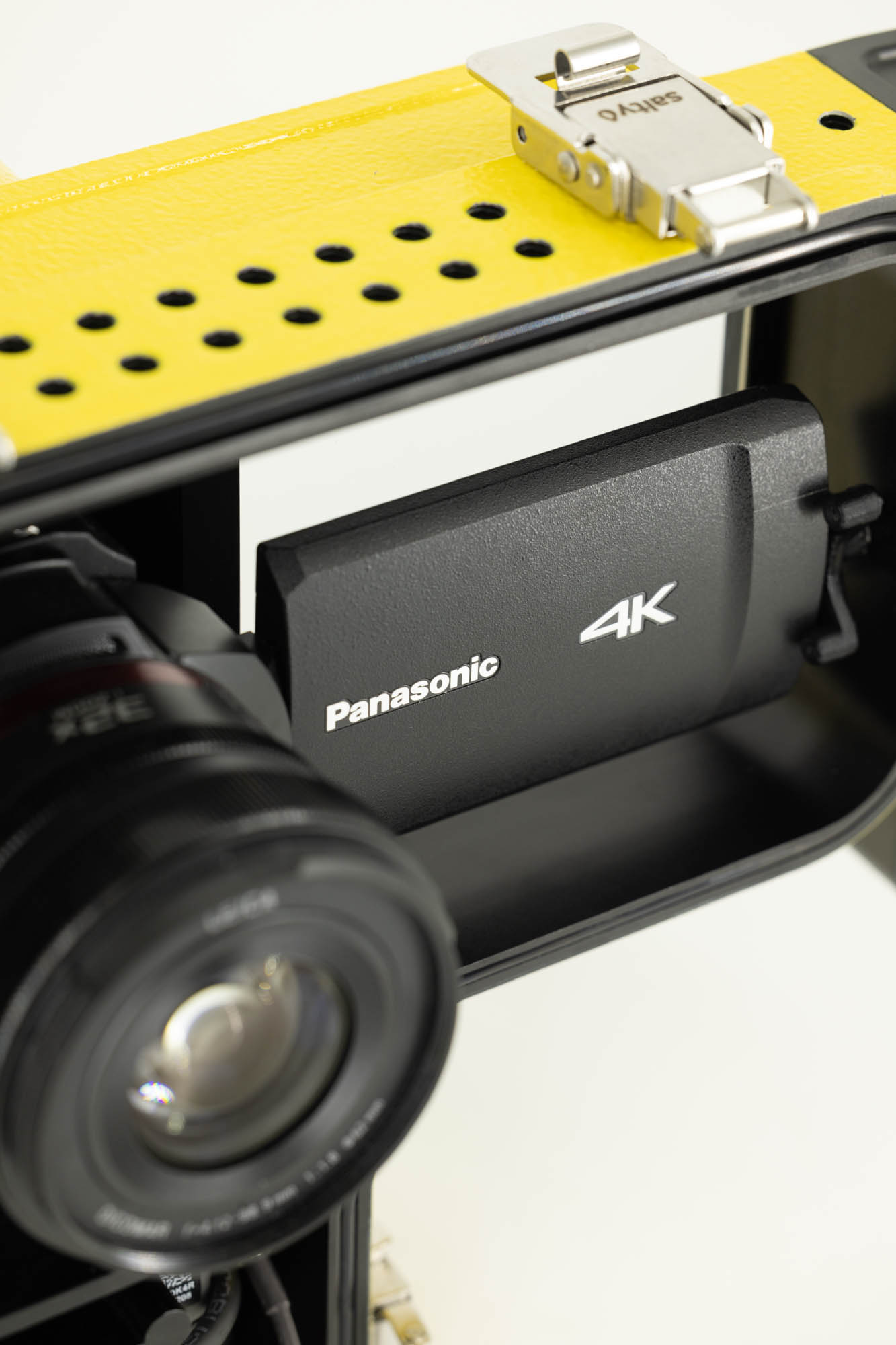 Panasonic HC-X2000 LIVE STREAMING HOUSING